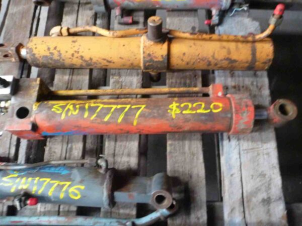 Photo of HYDRAULIC DOUBLE ACTING RAM 650MM STROKE