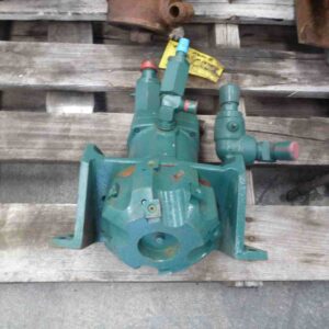 Photo of VICKERS HYDRAULIC MOTOR WITH ROTATING CUTTER