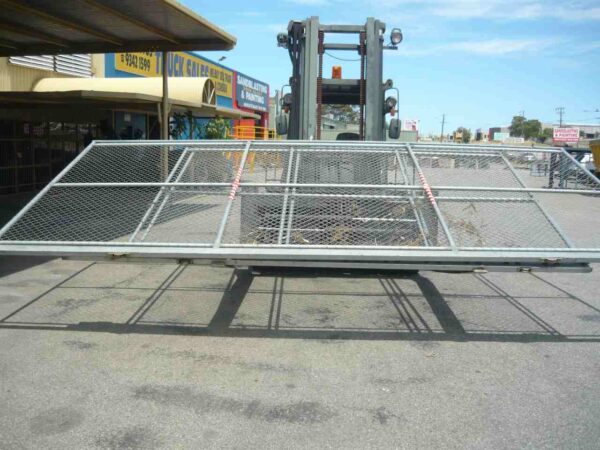 Photo of CYCLONE COMMERCIAL GATE WITH ROLLERS