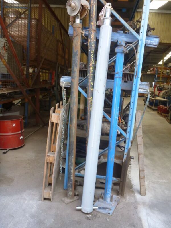 Photo of TELESCOPIC RAM 3 STAGE APPROX 7.5M