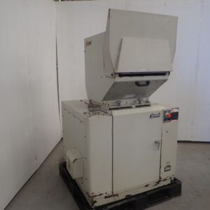 Photo of SHINI SG3048 SOUNDPROOF PLASTICS GRANULATOR WITH NEW BLADES.