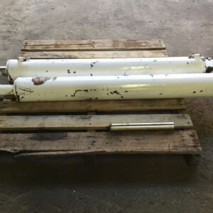 Photo of PAIR OF DOUBLE ACTING HYDRAULIC RAMS 1000MM STROKE