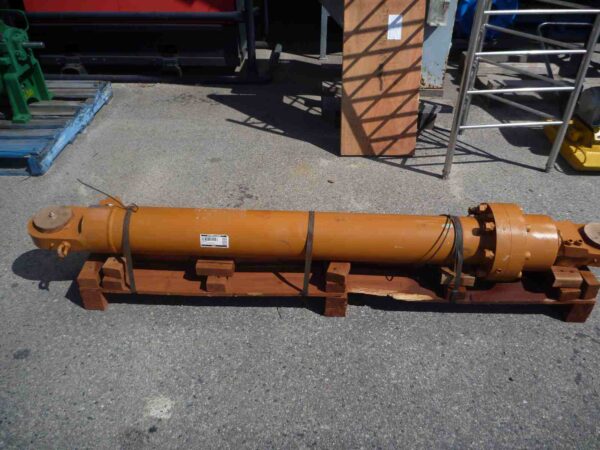 Photo of UNUSED HYDRAULIC DOUBLE ACTING RAM 1200MM STROKE