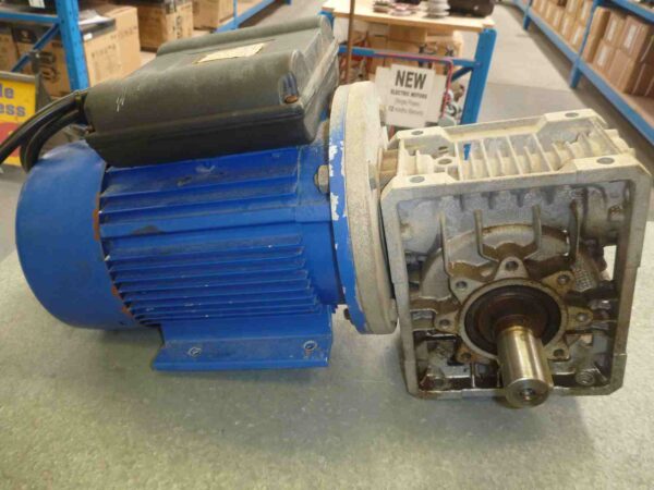 Photo of REDUCTION BOX MOTOR