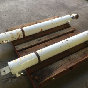 Photo of PAIR OF DOUBLE ACTING HYDRAULIC RAMS 1000MM STROKE