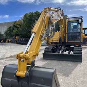 8 TON EXCAVATOR