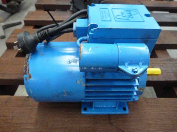 Photo of WESTERN ELECTRIC 1/4HP 240 VOLT ELECTRIC MOTOR