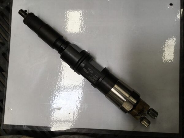 Photo of JOHN DEERE INJECTORS 4045