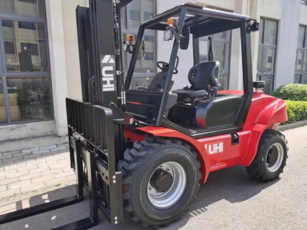 Photo of NEW UHI T35 3.5T ALL TERRAIN DIESEL FORKLIFT