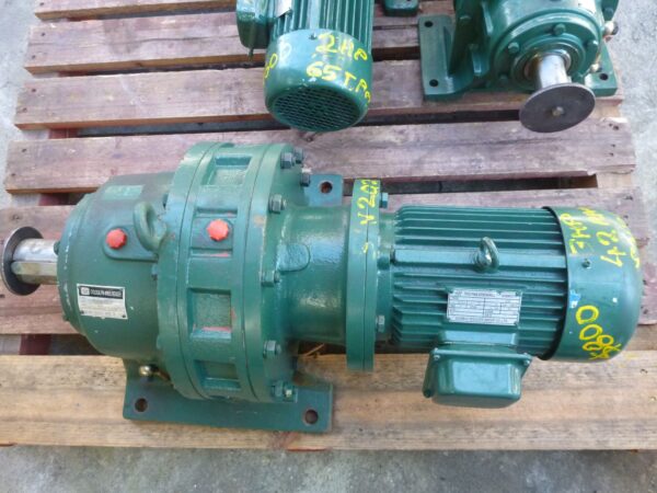 Photo of UNUSED 3HP ELECTRIC REDUCTION MOTOR