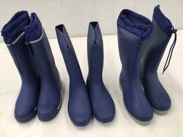 Photo of NEW SEAGEAR STEEL CAPPED COMMERCIAL GRADE RUBBER BOOTS.