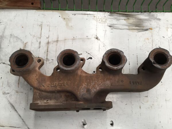 Photo of JOHN DEERE 4045 T2 EXHAUST MANIFOLD