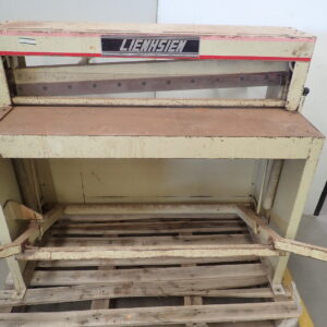 Photo of LIENSIEN MANUAL SHEET METAL GUILLOTENE