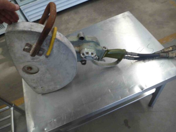 Photo of HYDRAULIC DRIVEN SAW