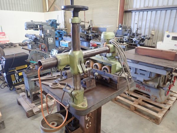 Photo of HEAVY DUTY  SPINDLE MOULDER WITH 4 SPEED POWER FEEDER