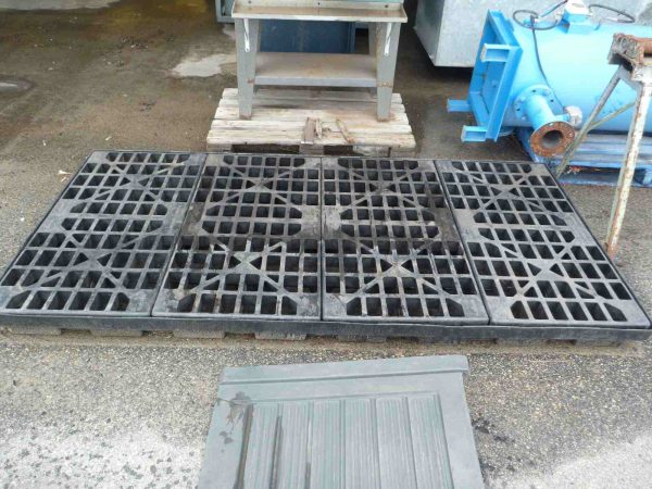 Photo of JUSTRITE DRUM SPILL BUND WITH RAMP