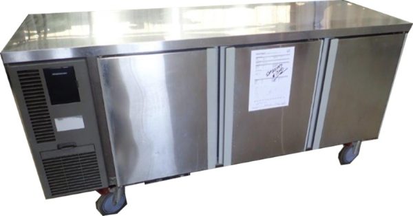 Photo of HOSHIZAKI 3 DOOR UNDER BAR FRIDGE ON WHEELS