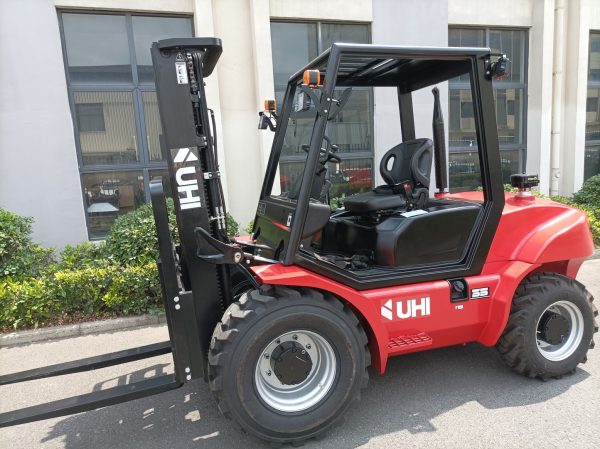 Photo of NEW UHI T35 3.5T ALL TERRAIN DIESEL FORKLIFT