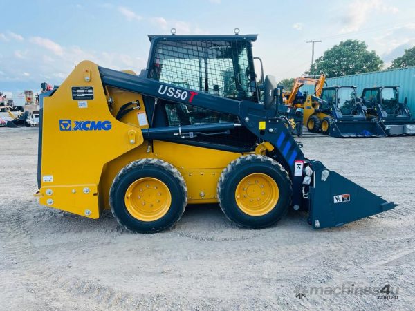 Photo of NEW UHI 68HP SKID STEER LOADER WITH 4 IN 1 BUCKET