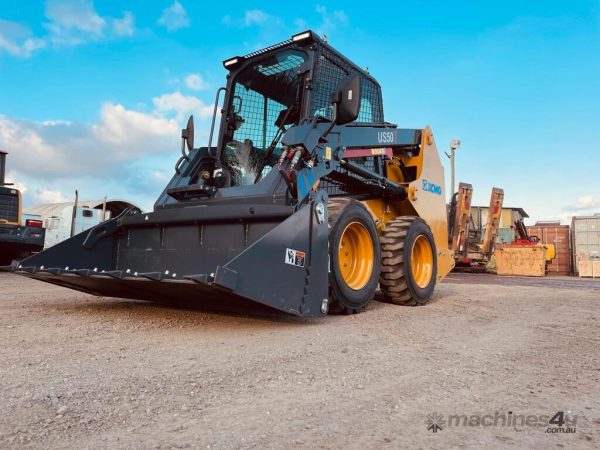 Photo of NEW UHI 68HP SKID STEER LOADER WITH 4 IN 1 BUCKET