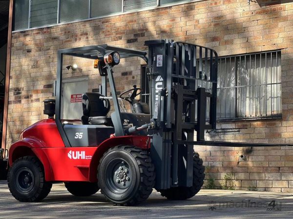 Photo of NEW UHI 3.5TON ROUGH TERRAIN FORKLIFT