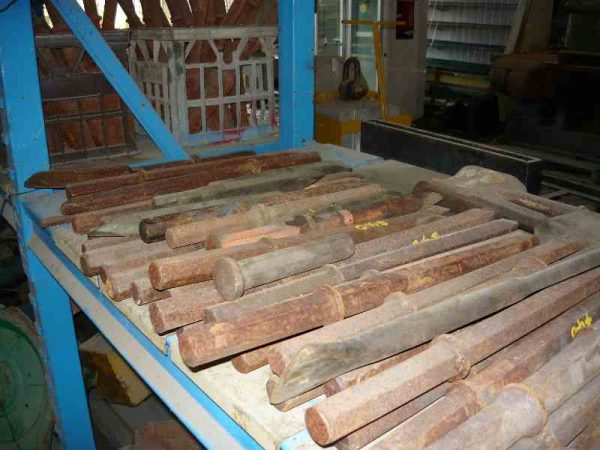 Photo of VARIOUS JACK HAMMER CHISELS & BITS