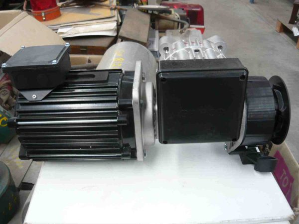 Photo of GRIFCO 1HP 3 PHASE ROLLER DOOR MOTOR
