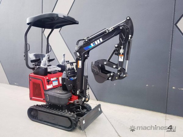 1.2TON EXCAVATOR WITH 9 ATTACHMENTS