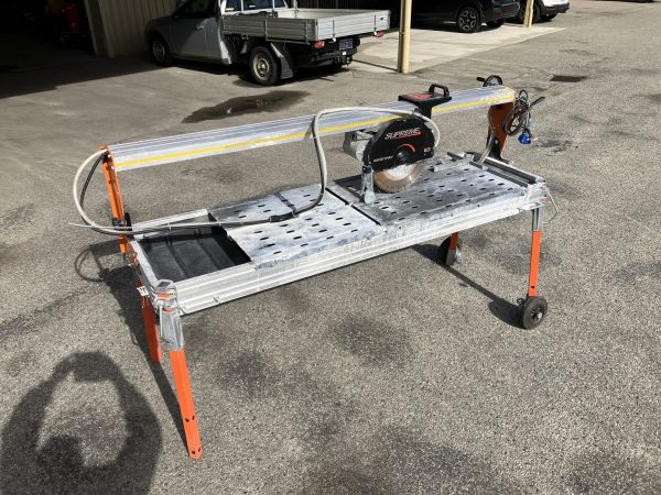Photo of WET CUTTING PAVING SAW