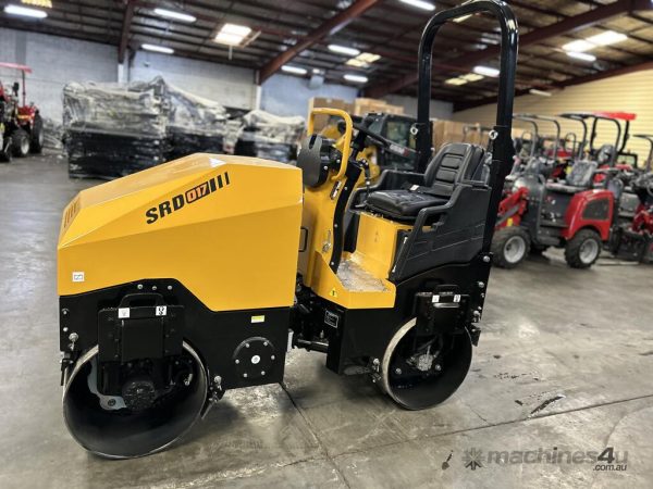 Photo of NEW UHI 1.7TON TANDEM VIBRATING ROLLER