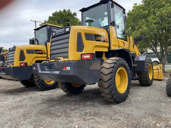 Photo of NEW UHI LG825P WHEEL LOADER