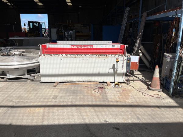 Photo of METAL MASTER 2.4M GUILLOTINE. 240V