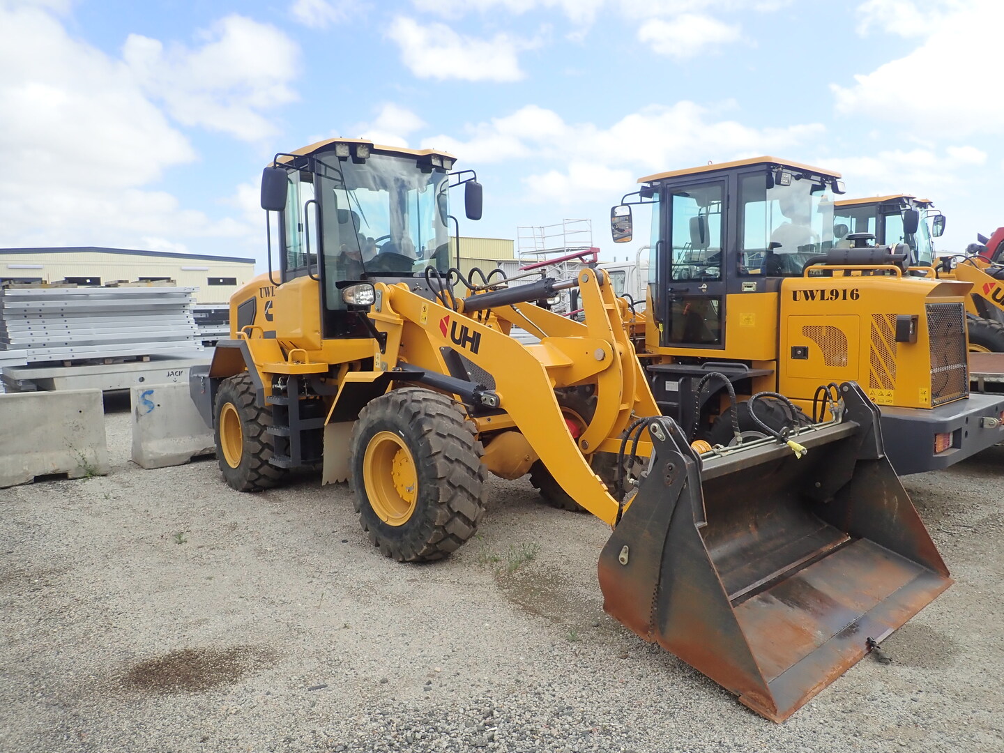 Photo of USED UHI UWL220 WHEEL LOADER