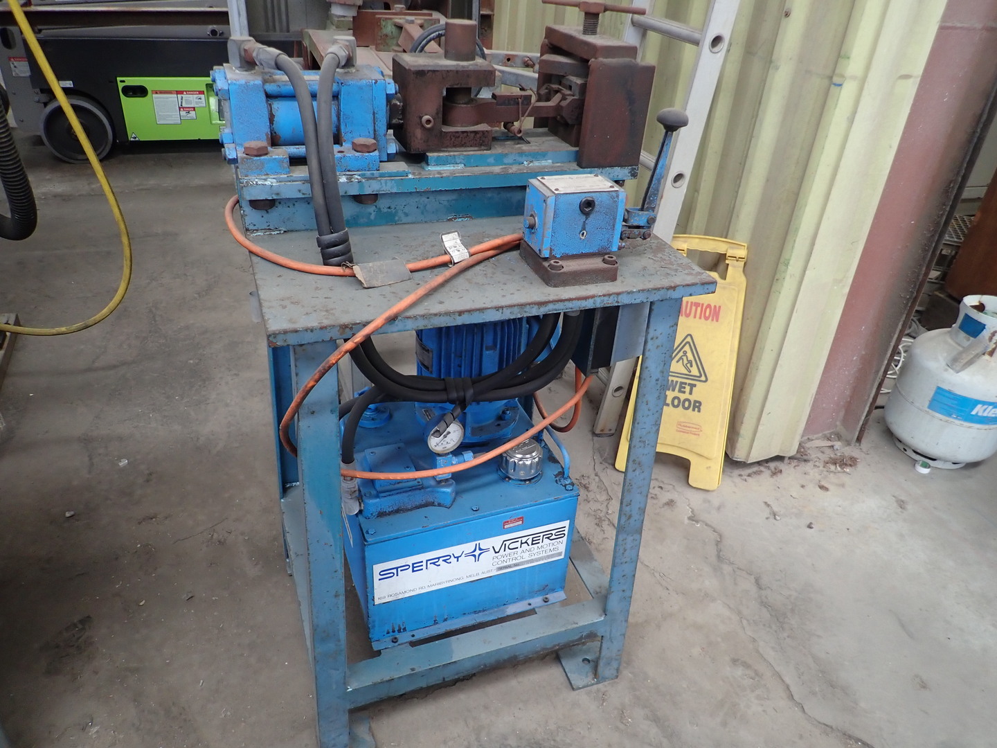 Photo of SPERRY VICKERS HYDRAULIC POWERPAK & CONTROL