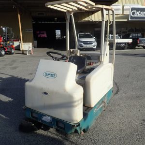 Photo of TENNANT 6200 BATTERY POWERED SWEEPER
